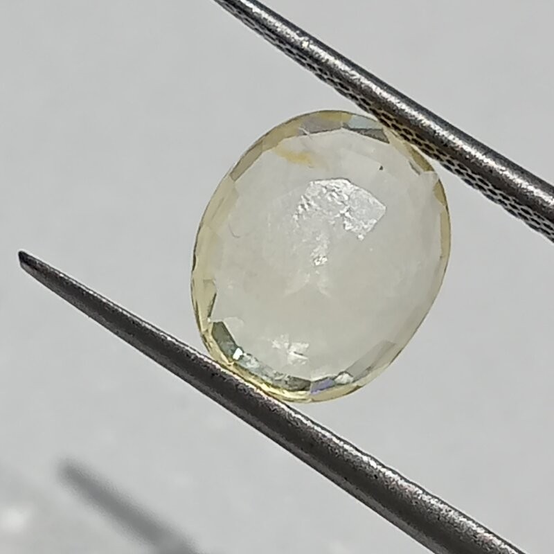 Yellow Sapphire (Pukhraj) 3.50 Carat