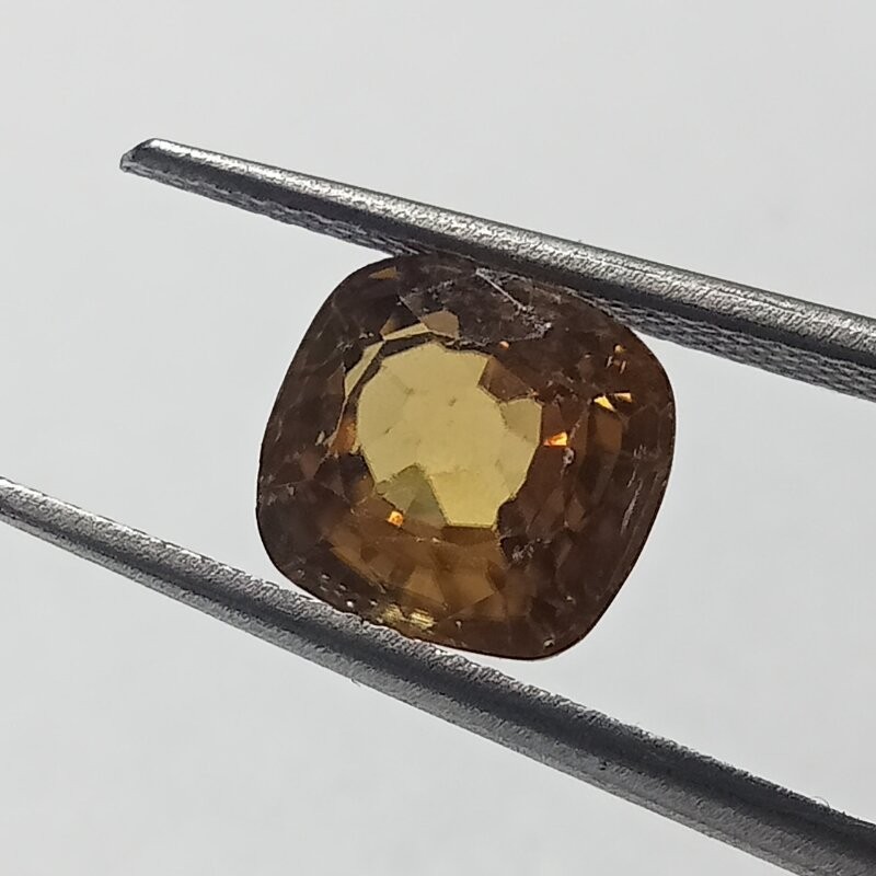 Natural Yellow Zircon Transparent Stone & Lab Certified 4.90 Carat